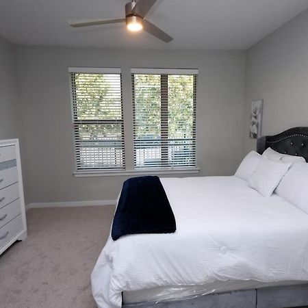 Comfortable Getaway Downtown Htx ヒューストン エクステリア 写真